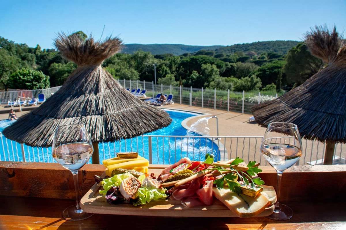 Bungalow Luxe 3 Chambres Surplombant Le Golf De St Tropez Gassin Exterior foto